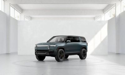 2026 Rivian R1S Premium
