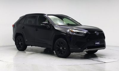 2022 Toyota RAV4 SE