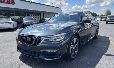 2017 BMW 750i B7