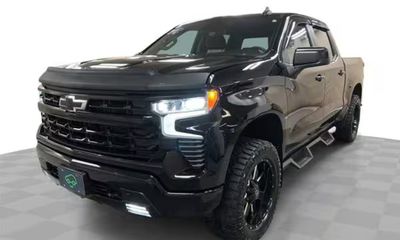 2023 Chevrolet Silverado RST