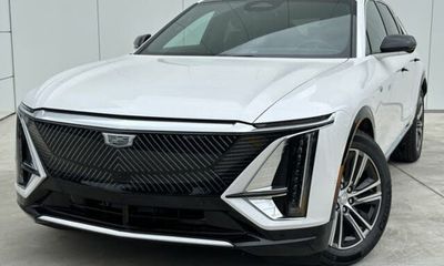 2024 Cadillac Lyriq LUX 1