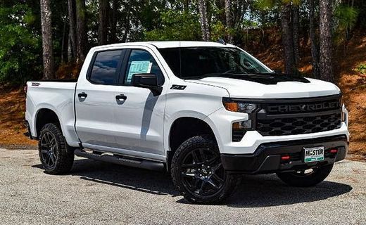 2026 Chevrolet Silverado Trail Boss Custom