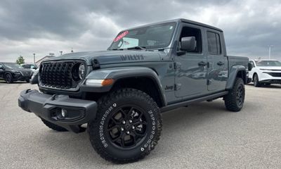 2025 Jeep Gladiator Sport
