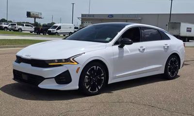 2022 Kia K5