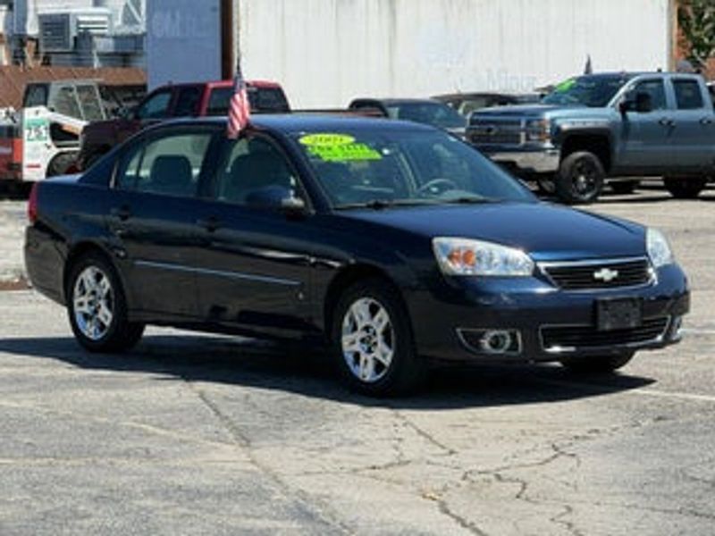 2007 Chevrolet Malibu — a typically priced live listing