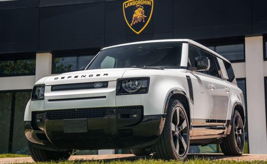 2024 Land Rover Defender 130 SE