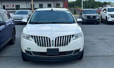 2013 Lincoln MKX Base