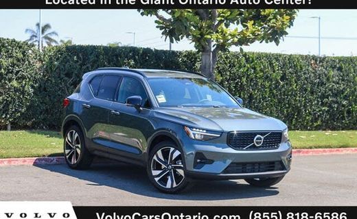 2026 Volvo XC40 Ultra Dark