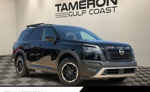 2023 Nissan Pathfinder SV