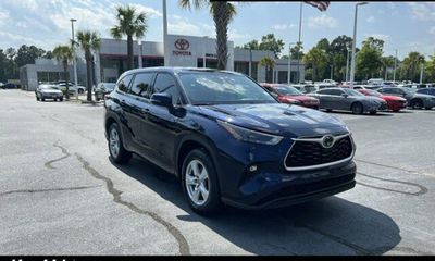 2022 Toyota Highlander LE