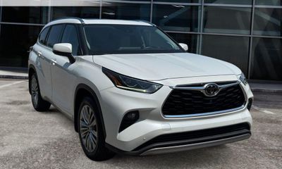 2022 Toyota Highlander Platinum