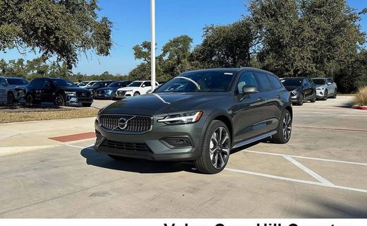 2026 Volvo V60CC Ultra