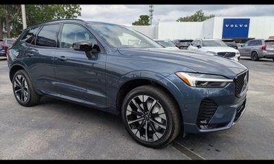 2026 Volvo XC60 Plus Dark