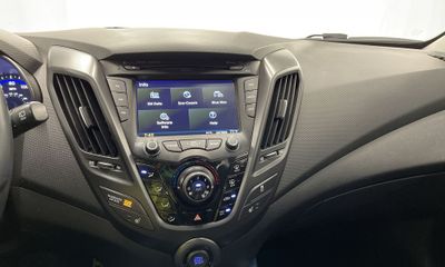 2013 Hyundai Veloster Base BaseStyle Tech