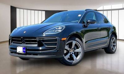 2025 Porsche Macan T