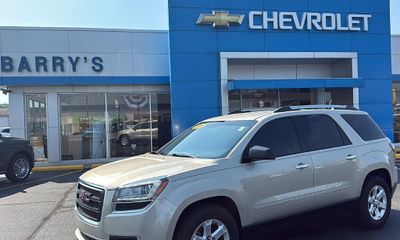 2016 GMC Acadia SLE 2