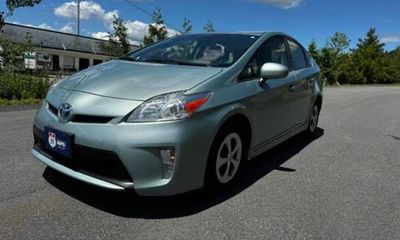 2015 Toyota Prius TWO