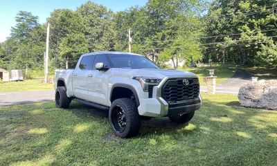 2022 Toyota Tundra Limited HV