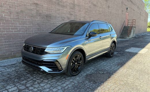 2022 Volkswagen Tiguan 4MOTION SE Black