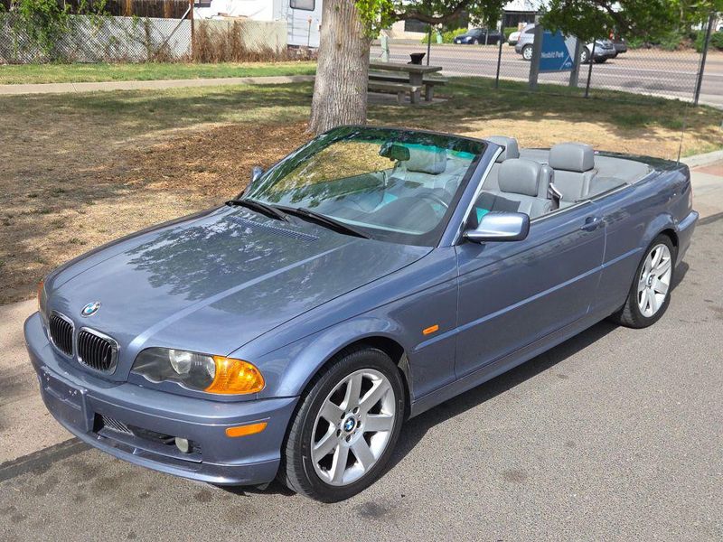 2000 BMW 325ci — a typically priced live listing