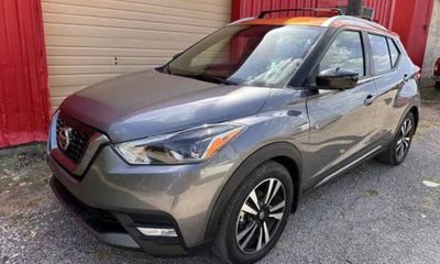 2019 Nissan Kicks S