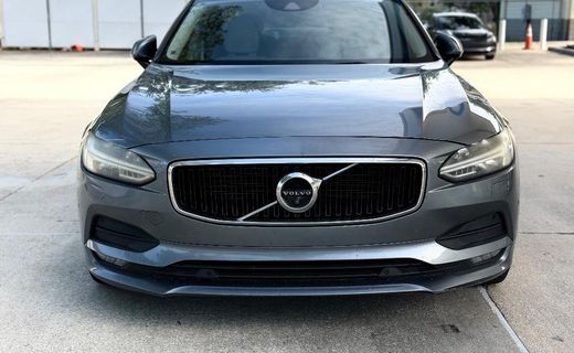 2017 Volvo S90 Momentum