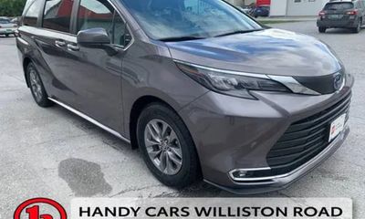 2024 Toyota Sienna XLE