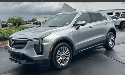 2025 Cadillac XT4 Premium Luxury