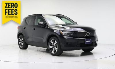 2023 Volvo XC40 Plus Dark