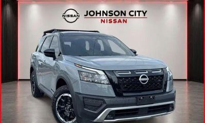 2024 Nissan Pathfinder SV