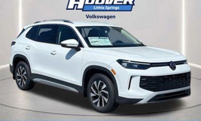 2025 Volkswagen Tiguan 4MOTION SE