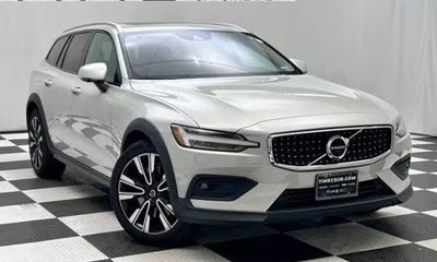 2020 Volvo V60CC Momentum