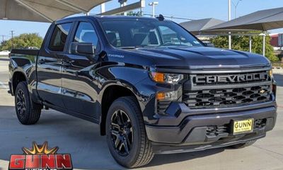 2022 Chevrolet Silverado Custom