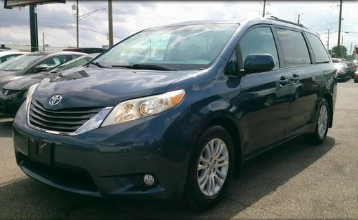 2013 Toyota Sienna XLE