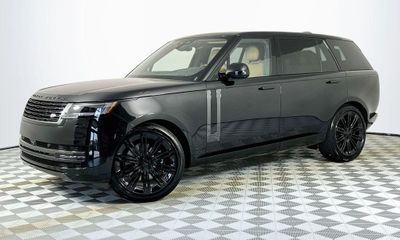 2026 Land Rover Range SE