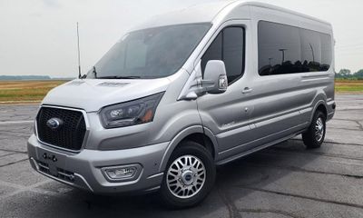 2024 Ford Transit Medium Roof