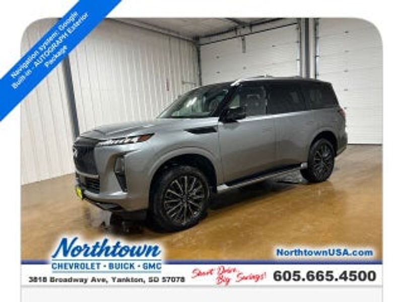 2025 Infiniti QX80 — a typically priced live listing