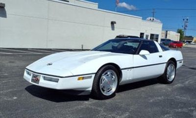 1990 Chevrolet Corvette Base