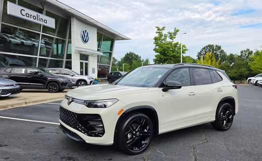 2026 Volkswagen Tiguan SE Black