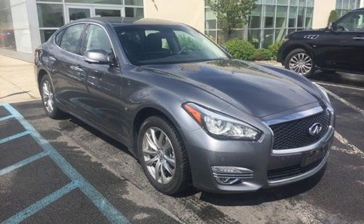 2017 Infiniti Q70