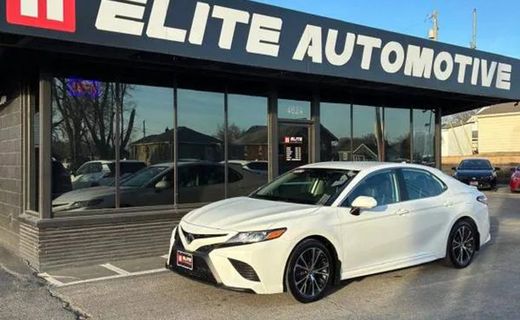 2020 Toyota Camry SE