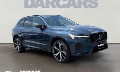 2025 Volvo XC60 Ultra Dark