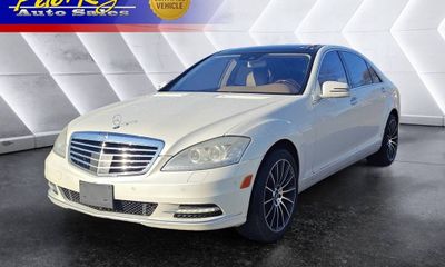 2013 Mercedes-Benz S-Class S550V
