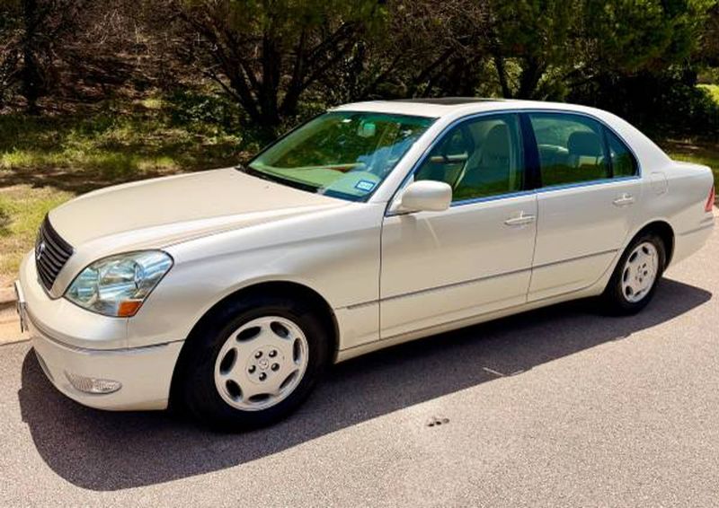 2001 Lexus LS — a typically priced live listing