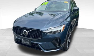 2024 Volvo XC60 Ultimate Dark