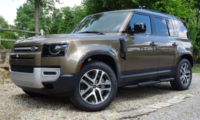2025 Land Rover Defender 110 S