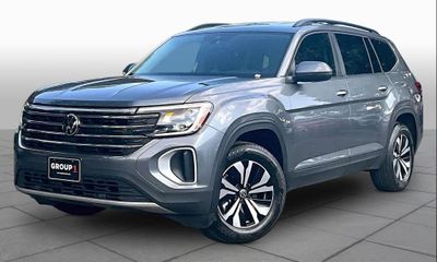 2025 Volkswagen Atlas SE