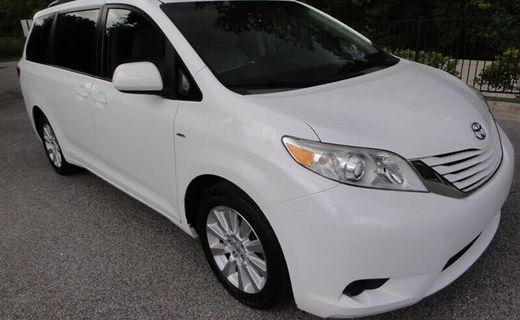 2016 Toyota Sienna LE