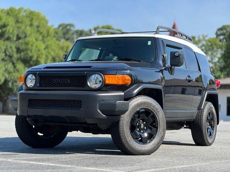2010 Toyota Fj Cruiser — a typically priced live listing