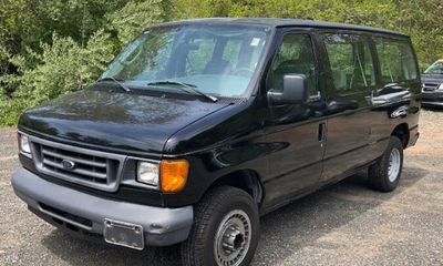 2006 Ford E-350 XL
